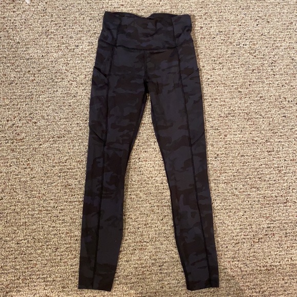 Fast and Free Camo Lululemon Leggings - Picture 1 of 6